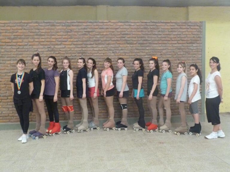 Se prepara el equipo de competición de Patinaje artístico