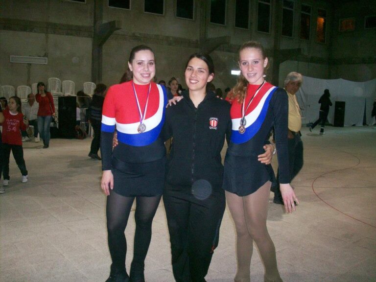 Dos patinadoras del Club en un evento Internacional