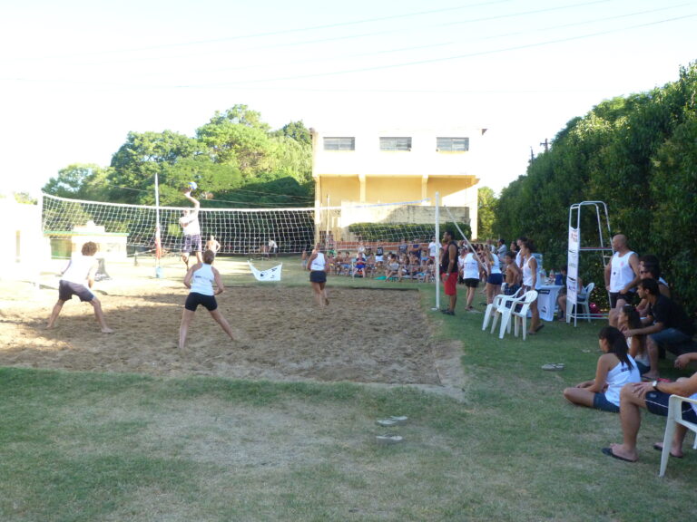 Se disputa con éxito el Torneo de Beach Voley. Sigue mañana sábado
