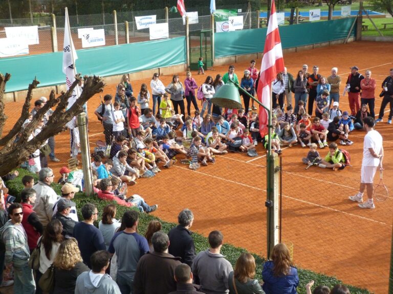 Una jornada memorable vivió el tenis del Club con Chucho Acasuso