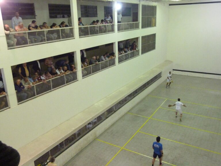 cinco campeones Mundiales de Pelota a Paleta jugaron en el Club