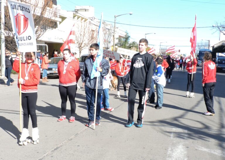 El desfile de la Delegación del Club Atlético