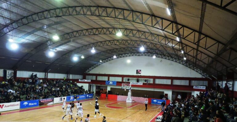 Otra magnífica jornada de basquetbol en el Gimnasio