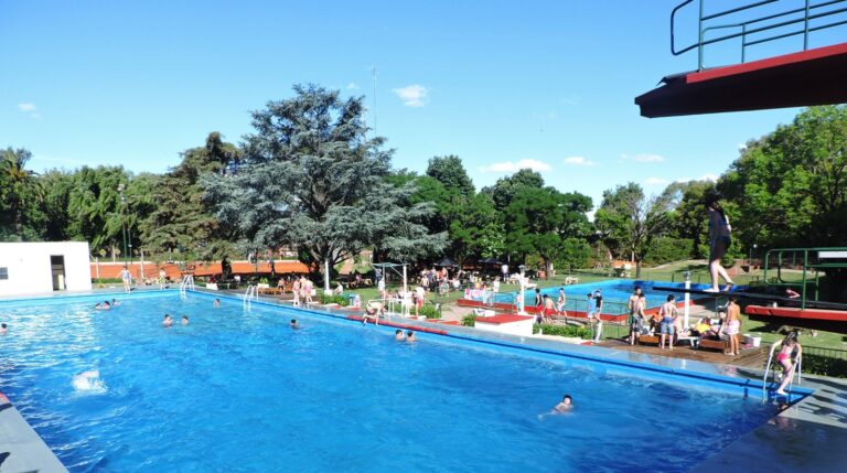 Muy auspiciosa jornada inaugural de Natación