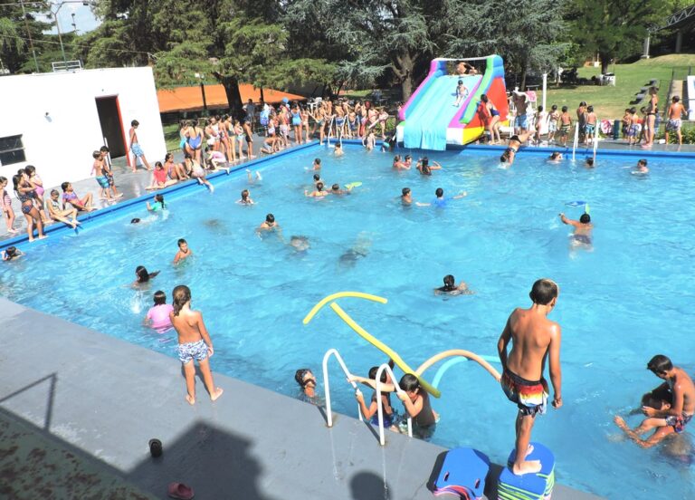 Colonias de Vacaciones. Campeón Argentino de Natación