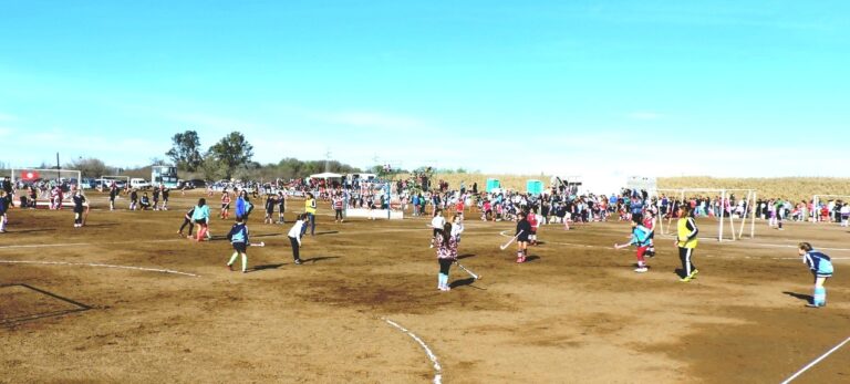 Campeonas de Mamis Hockey. Encuentro de Mini