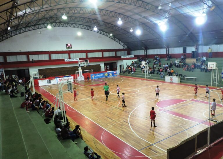 Magnífica jornada de Baby Futbol en el Gimnasio