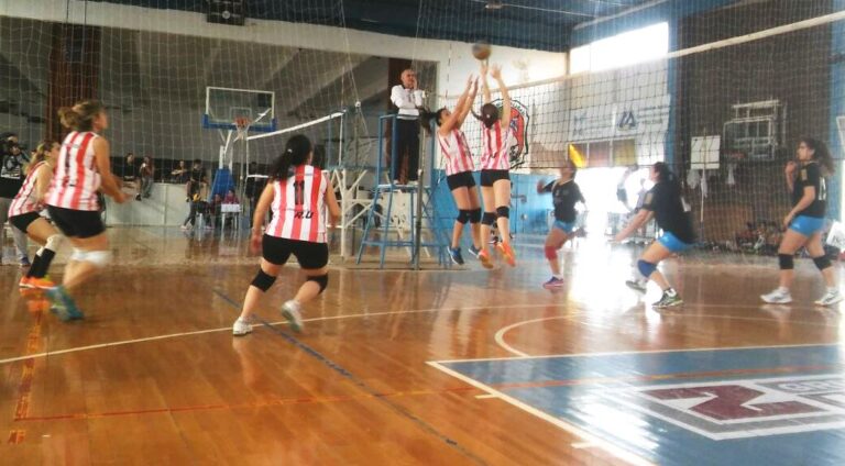 Muy bien el equipo de Voley Femenino en Córdoba