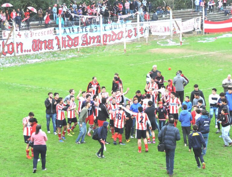 FESTEJA ATLÉTICO TRICAMPEÓN