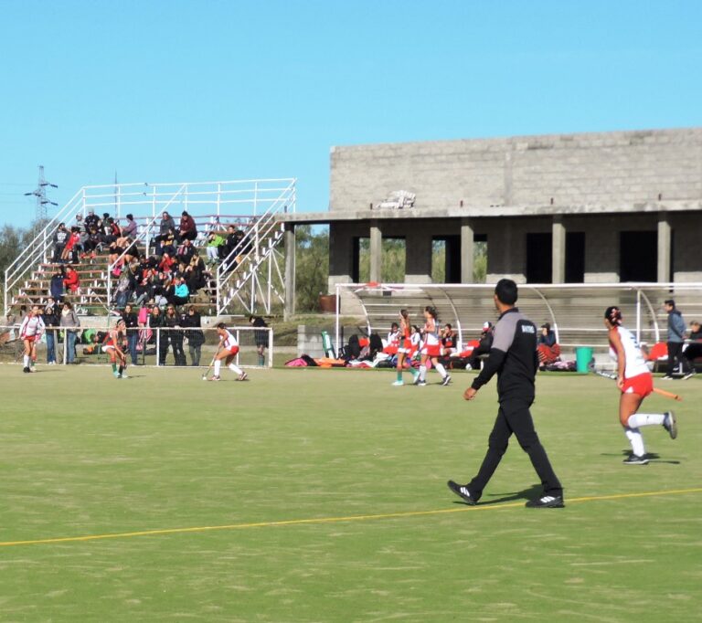 El Hockey de Atlético recibió al Club Social, de Junín y clasificó a los Juegos Bonaerenses