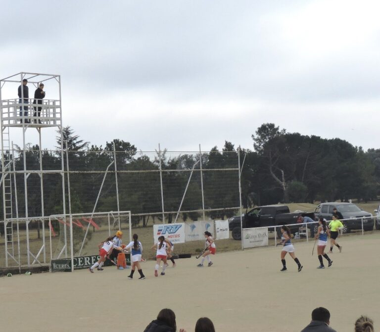 Atlético y San Martín se enfrentaron en una nueva fecha del Torneo de Hockey