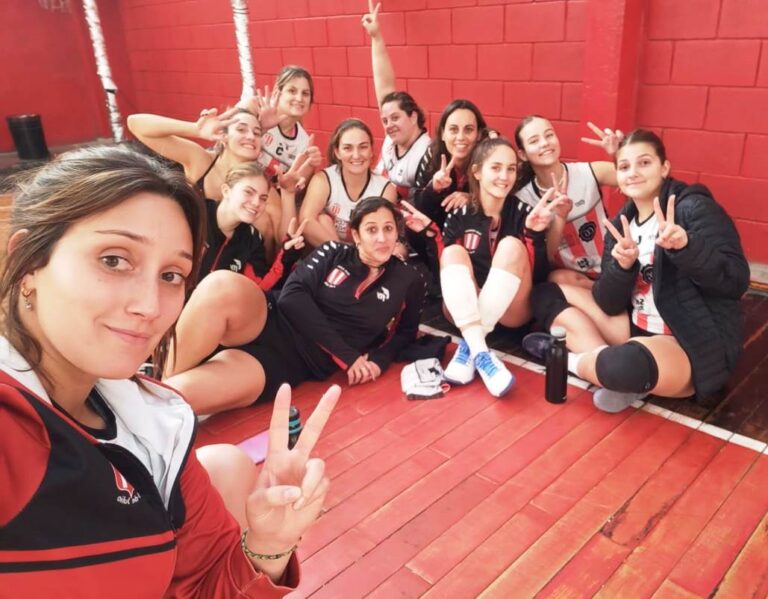 Dos importantes victorias del equipo del Club en el Torneo de Voley de Chivilcoy