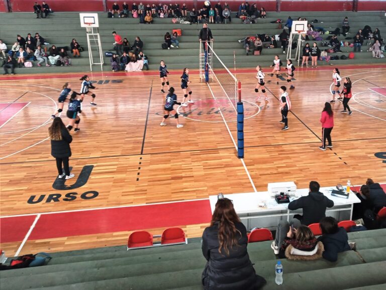 18 partidos de voley de la Liga Chivilcoyana se disputaron en el Estadio