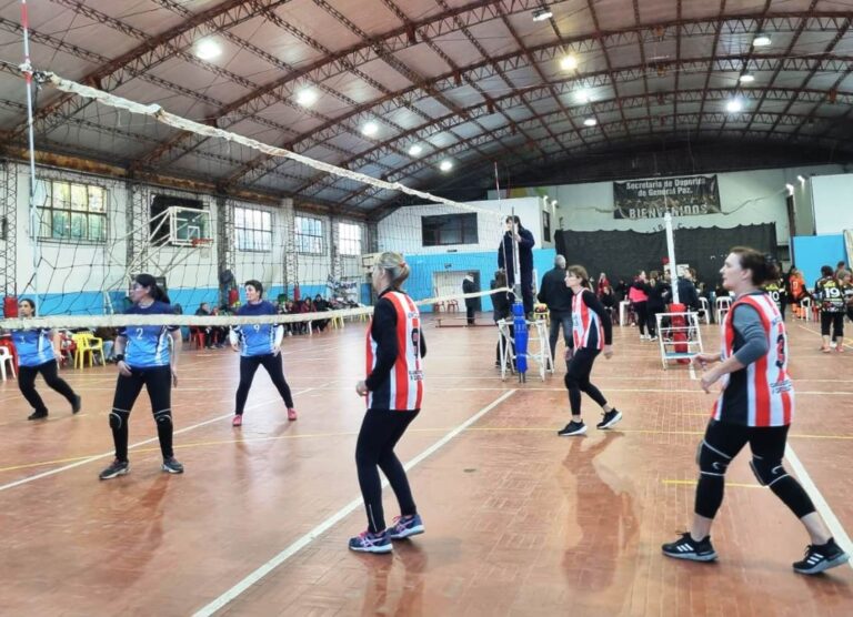 El equipo femenino +50 de Newcom campeón en Ranchos ante equipos del Gran Buenos Aires