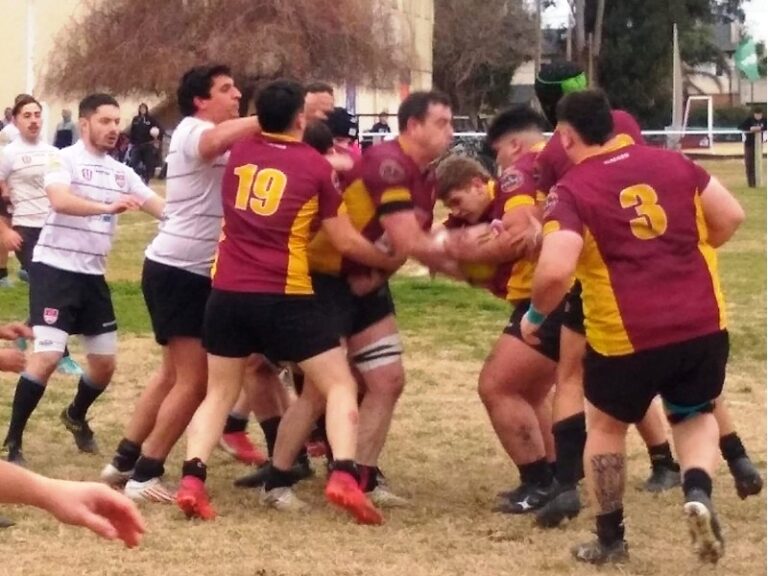 El equipo superior de Rugby finalizó en el segundo puesto en la Copa Ombú de la UROBA