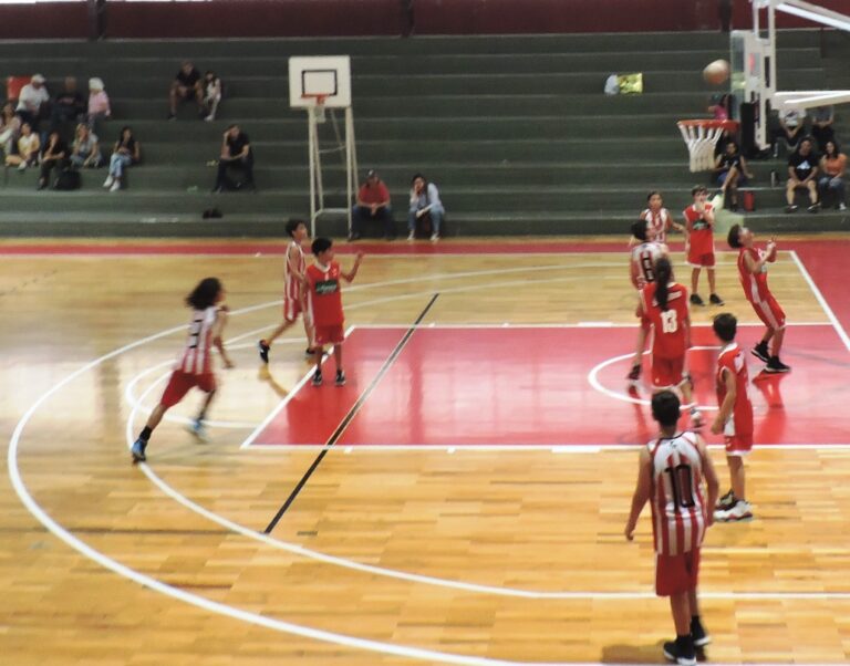 Por el torneo de Basquetbol de la Asociación, Atlético jugó en Mercedes ante Quilmes