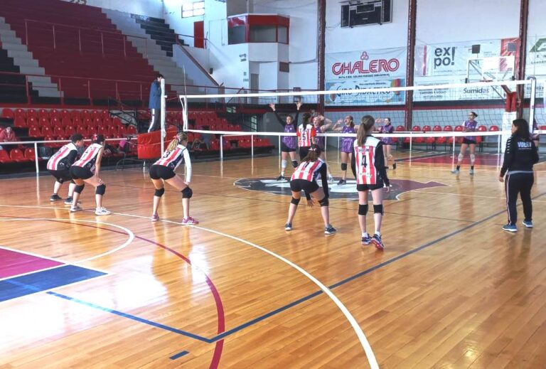 con dos equipos participamos en el Torneo de Voley Sub 16 de la Liga Chivilcoyana