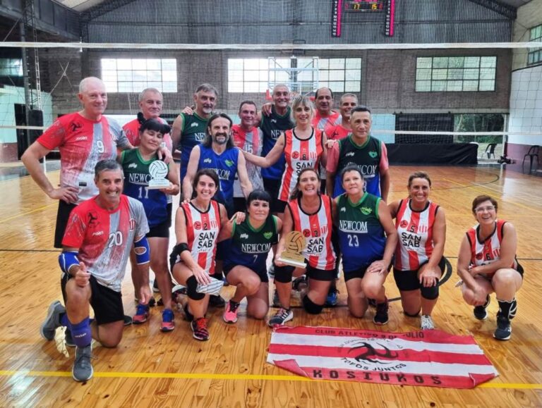 El equipo mixto + 50 de Newcom campeón en San Vicente