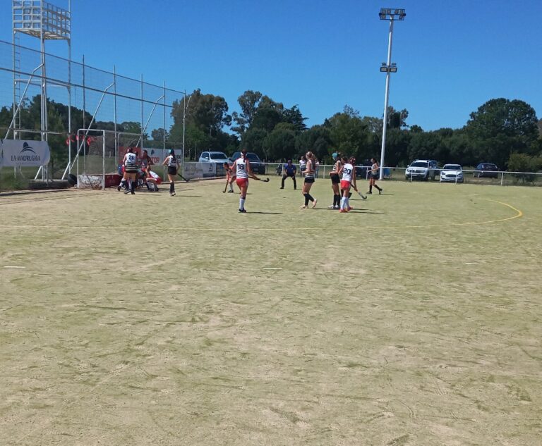 Comienzan los certámenes oficiales de Hockey y la Escuela