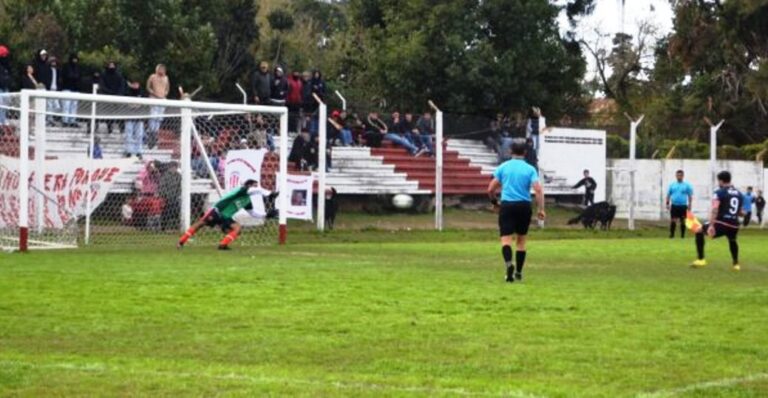 Atlético pasó a las semifinales del Torneo de la Liga Nuevejuliense de Fútbol