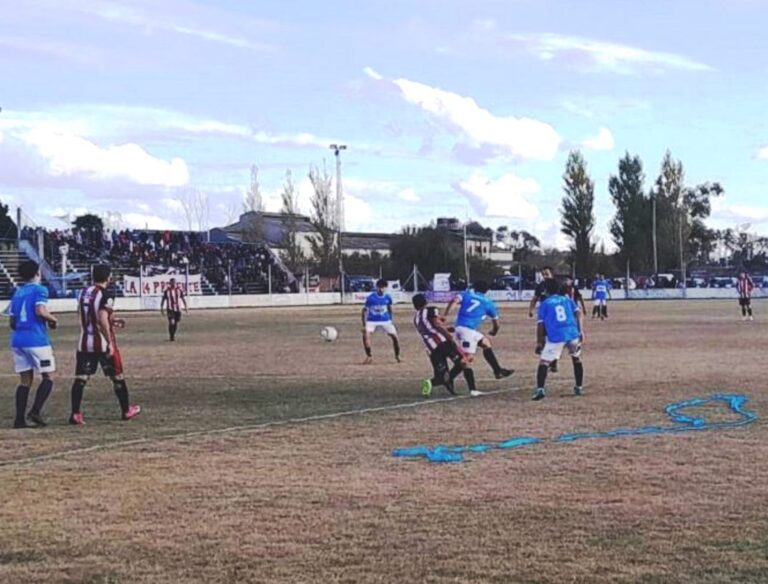 Fútbol: importante victoria de Atlético sobre San Martín en semifinal del Torneo