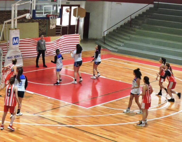 Basquetbol: partidos en Lincoln. Tres jugadoras en la selección de Chivilcoy
