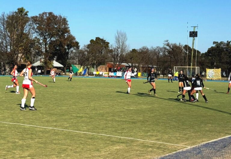 Torneos de Hockey: campeón en Sub 14 femenino. Triunfo de los varones