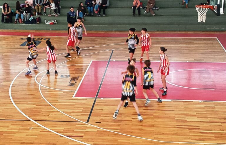 Atlético y Sportivo de 25 de Mayo en el Torneo Clausura de Basquetbol