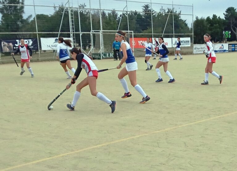 Otra magnífica actuación en el debut en el Torneo de Hockey