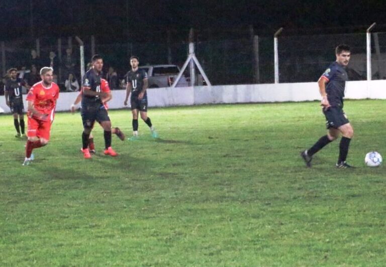 Atlético venció a A.Alvarez en el Regional y a Dudignac en la LNF