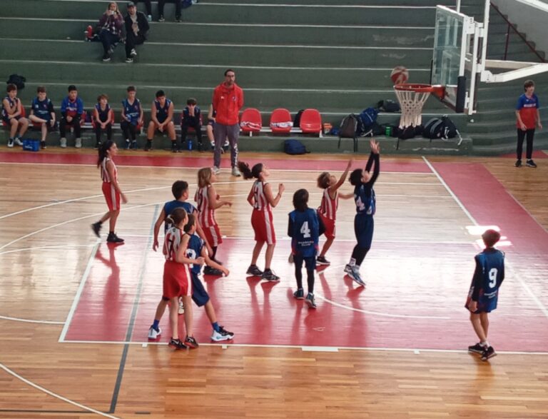 Atlético recibió a Bragado Club en el Torneo Oficial de Basquetbol