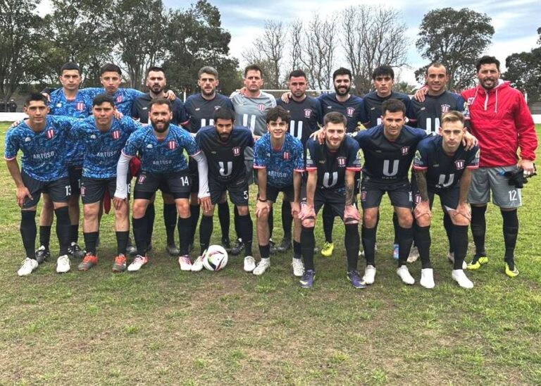 Fútbol: Triunfo de Atlético ante el C.A.Quiroga. El viernes definen las divisiones inferiores