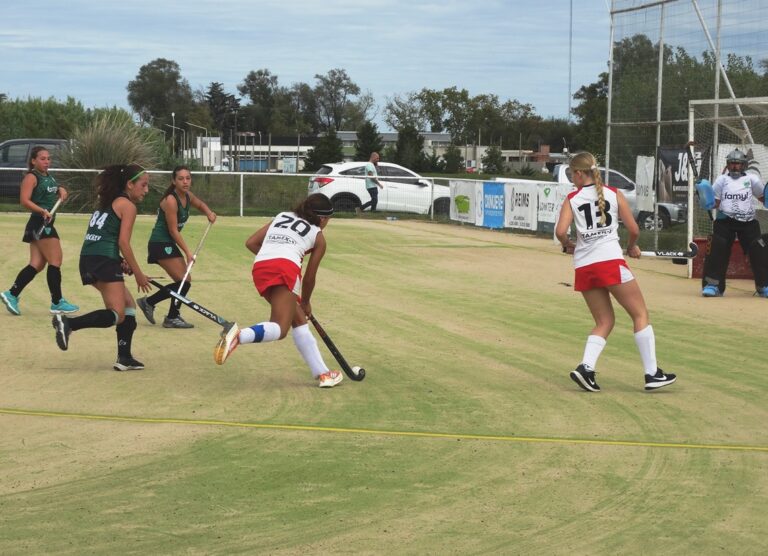 Tres goleadas de Atlético frente a Sarmiento en el Torneo oficial de Hockey