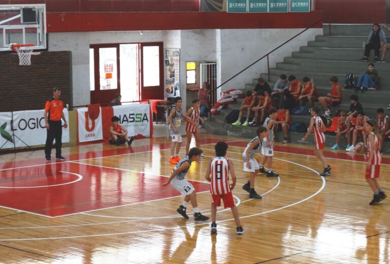 Cuatro victorias de Atlético en el debut en el Torneo de Basquetbol