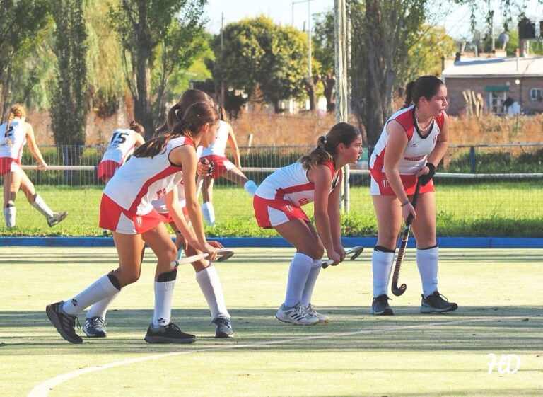Hockey: 5 victorias femeninas en C.Casares; los varones en 25 de Mayo a Sarmiento