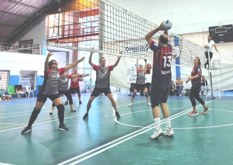 Newcom: el sábado el equipo mixto campeón en Daireaux y el domingo las chicas ganadoras en Las Flores