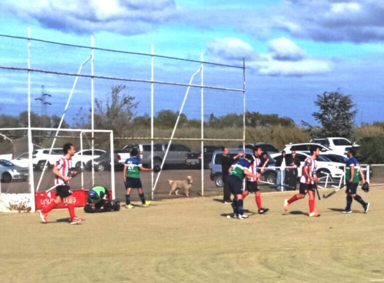 El equipo de Hockey masculino de 1ª venció a 25 Hockey Club