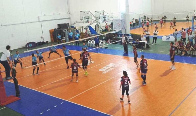 El equipo de Newcom en el Torneo Argentino en Santiago del Estero.