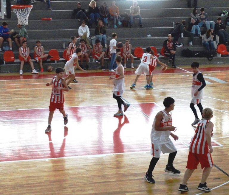 Atlético enfrentó a Quilmes de Mercedes en el Torneo de Basquetbol