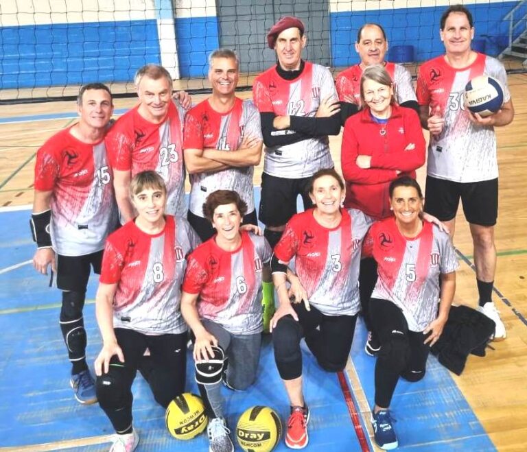 Newcom: Campeón Provincial mixto +50. Ahora al Nacional femenino
