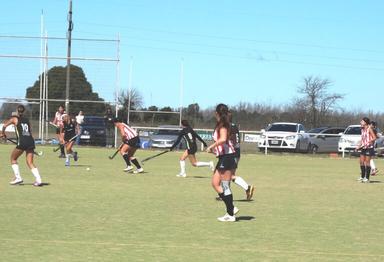 El equipo categoría Sub 16 en el Torneo Nacional de Hockey.