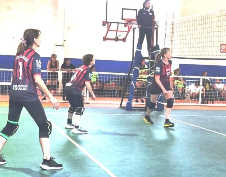 El equipo de Newcom femenino del Club fue sub campeón de un Torneo en Córdoba