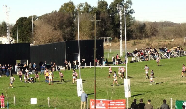 Atlético recibió a Huracán de C.Casares en el Torneo de Rugby de la UROBA