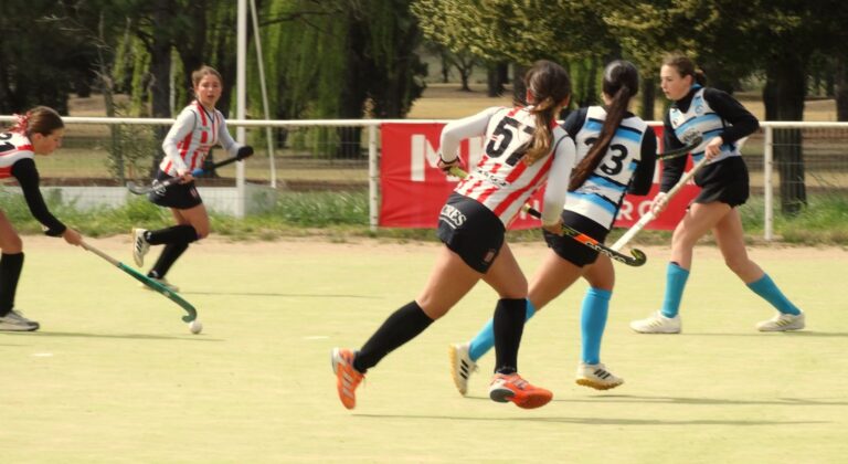 Gran actividad en Hockey: 5 jugadoras en el Torneo Argentino Sub 16; 4 victorias ante Ciudad; 2 jugadoras en el Argentino Sub 19