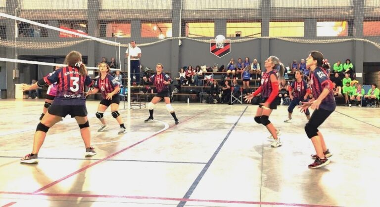 El equipo mixto de Newcom campeón en el Super 8 de Ranchos