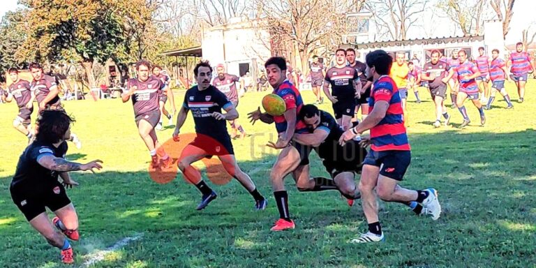El equipo de Rugby del Club Atlético jugó en Rojas por el Torneo de UROBA
