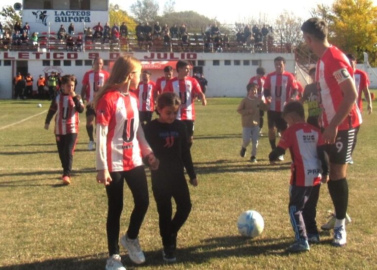 Debut de Atlético en la LNF con victoria ante A.Alvarez. Las divisiones inferiores